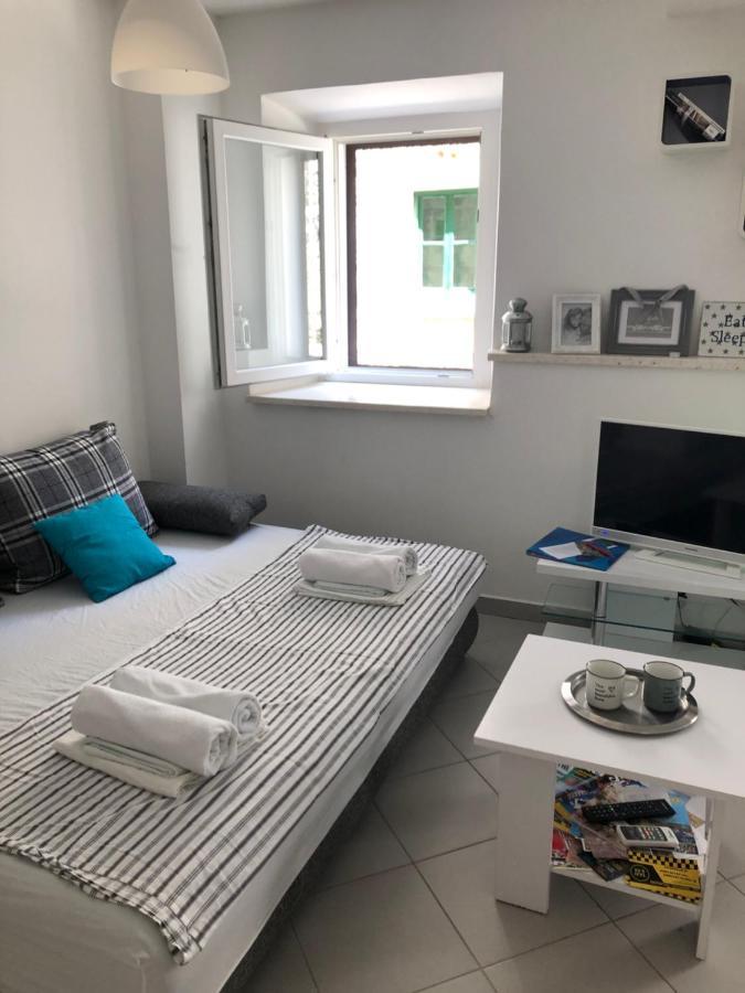 Apartment Estera Jelsa  Exterior photo