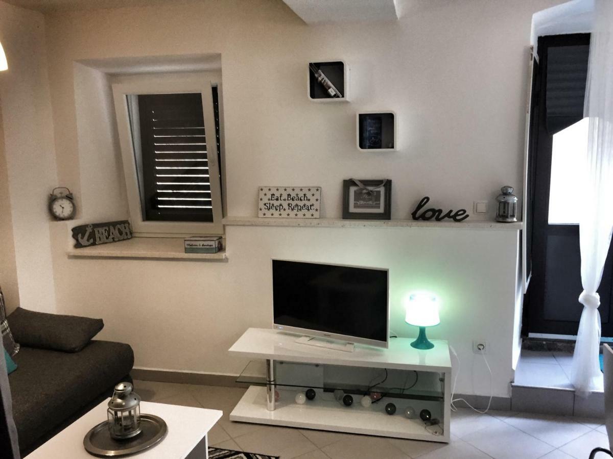 Apartment Estera Jelsa  Exterior photo